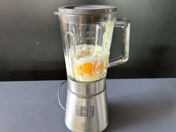 Cocos-flan met gecondenseerde melk: eenvoudig en smeltend in de mond - Voorbereiding stap 1