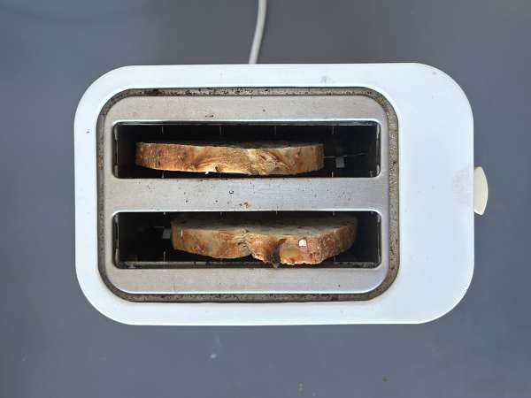 Toast met avocado en cottage cheese met gekruide honing - Voorbereiding stap 1