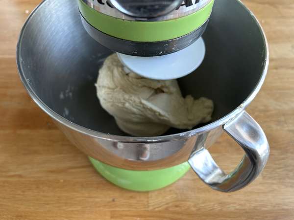 Zwiebelkuchen: de Duitse taart met zachte uien en spekblokjes - Voorbereiding stap 3