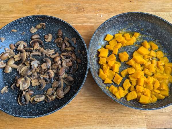 Pastaschotel uit de oven met pompoen, champignons en bechamelsaus - Voorbereiding stap 4