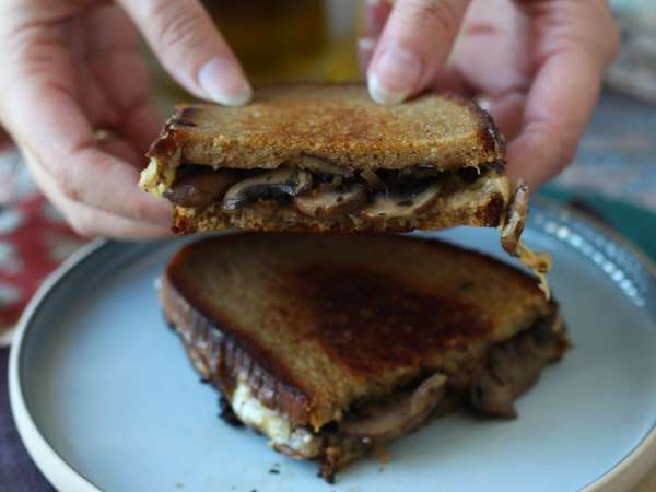 Tosti met champignons en geraspte kaas - Voorbereiding stap 11