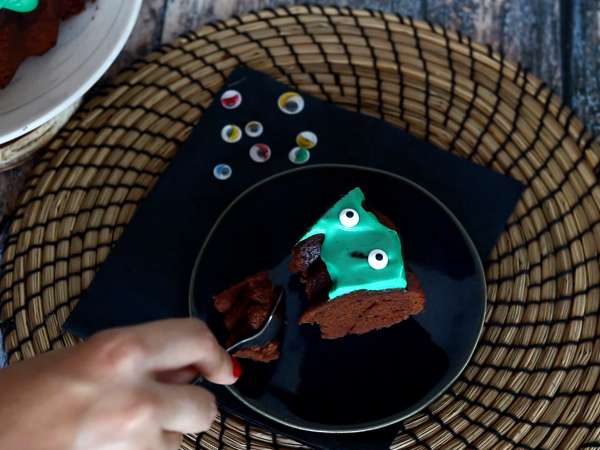 Halloween-bundtcake met een duivels lekkere glazuurlaag - Voorbereiding stap 8