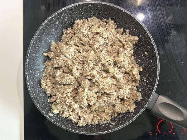 Vegetarische gevulde koolrolletjes met champignons, rijst en miso - Voorbereiding stap 4