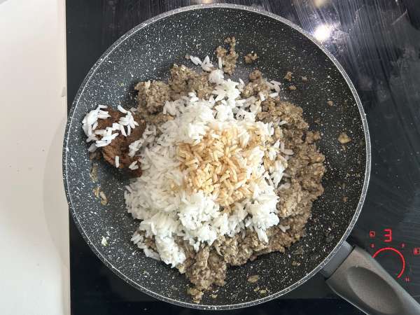 Vegetarische gevulde koolrolletjes met champignons, rijst en miso - Voorbereiding stap 5