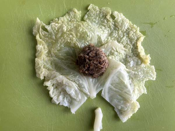 Vegetarische gevulde koolrolletjes met champignons, rijst en miso - Voorbereiding stap 6