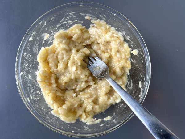 Bananenbrood met miso, walnoten en chocolade: extra lekker en van nature vegan - Voorbereiding stap 2