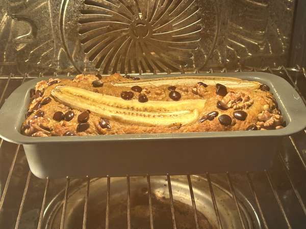 Bananenbrood met miso, walnoten en chocolade: extra lekker en van nature vegan - Voorbereiding stap 9