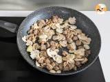 Romige pasta met champignons en worst - Voorbereiding stap 4