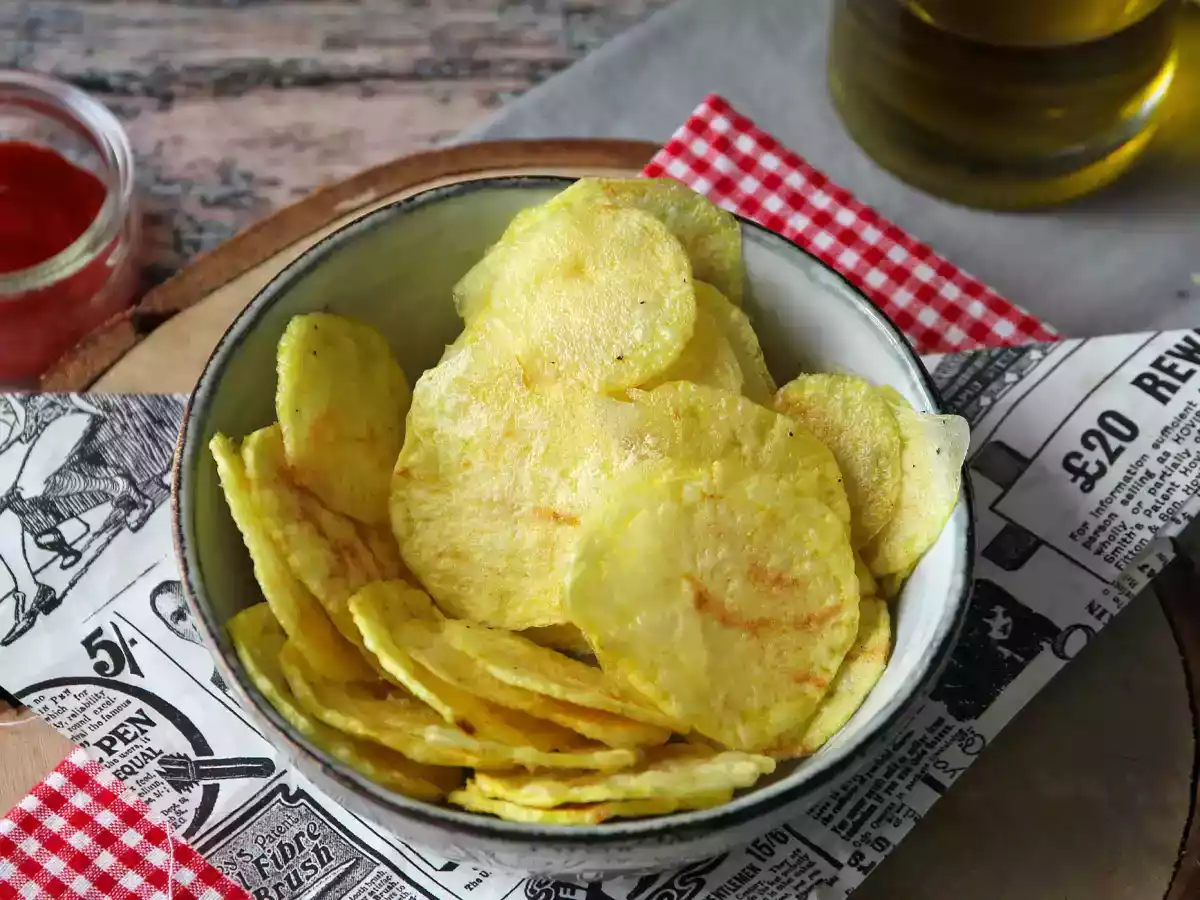 Aardappelchips gemaakt in de magnetron