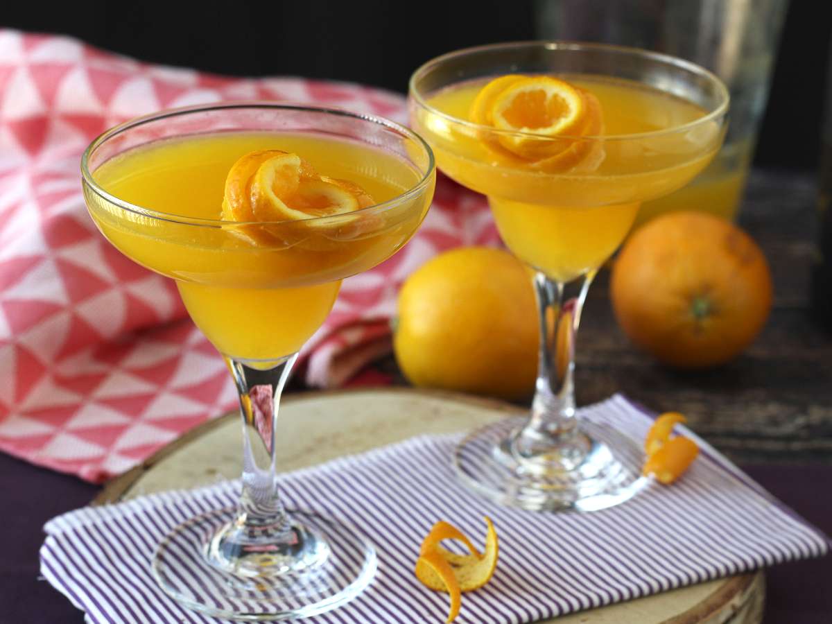 Agua de Valencia, de mediterrane cocktail met cava en sinaasappel die je thuis kunt maken.