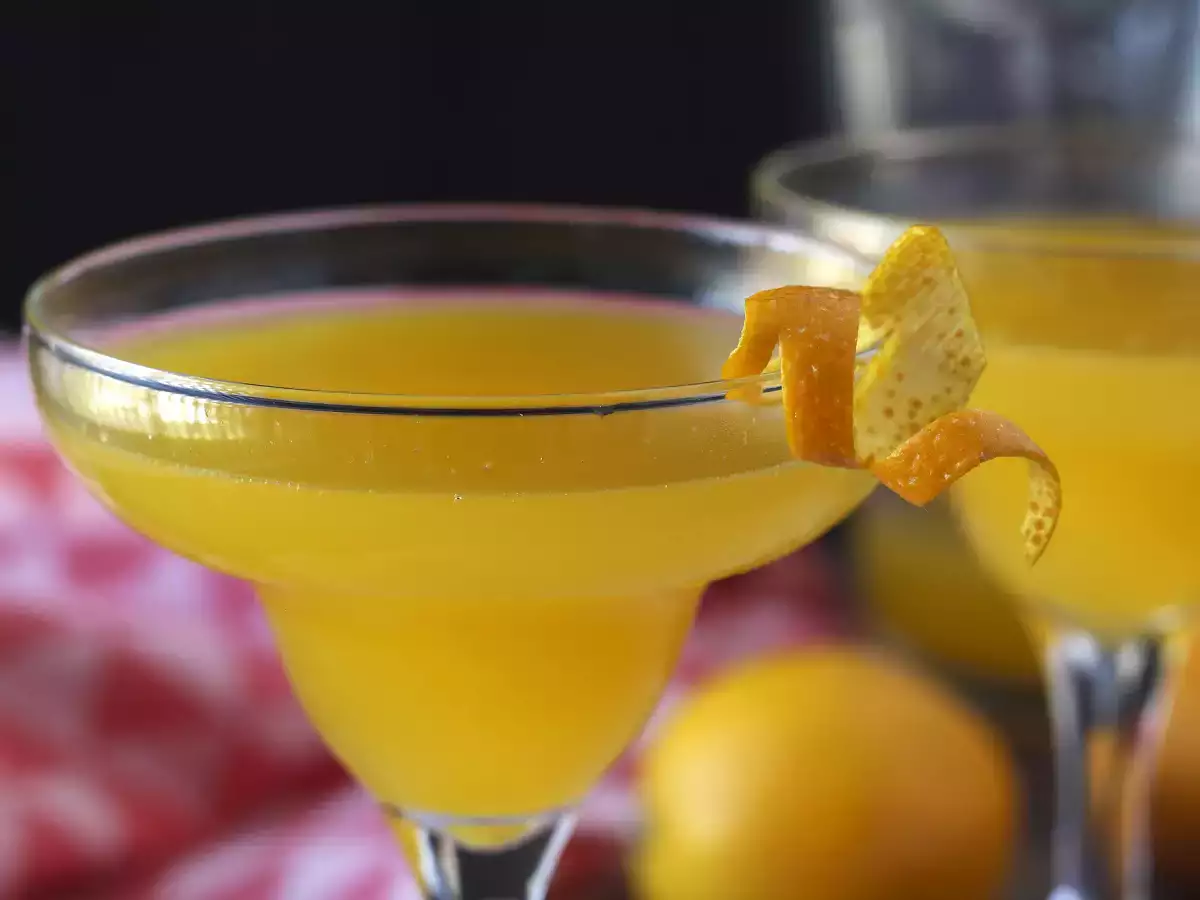 Agua de Valencia, de mediterrane cocktail met cava en sinaasappel die je thuis kunt maken. - foto 8