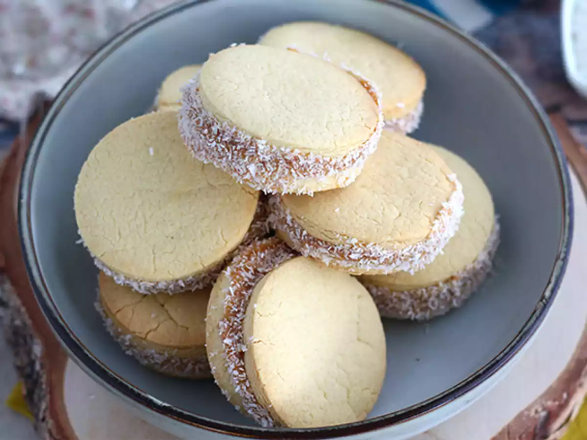 Alfajores - Argentijnse zandkoekjes met dulce de leche en kokos - foto 5