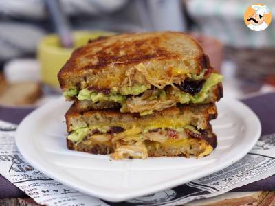 Amerikaanse gegrilde kaas maxi sandwich: kip, avocado, bacon - foto 2