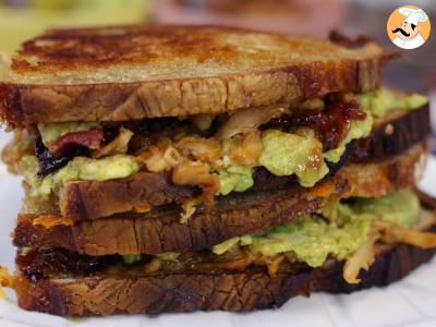 Amerikaanse gegrilde kaas maxi sandwich: kip, avocado, bacon - foto 3