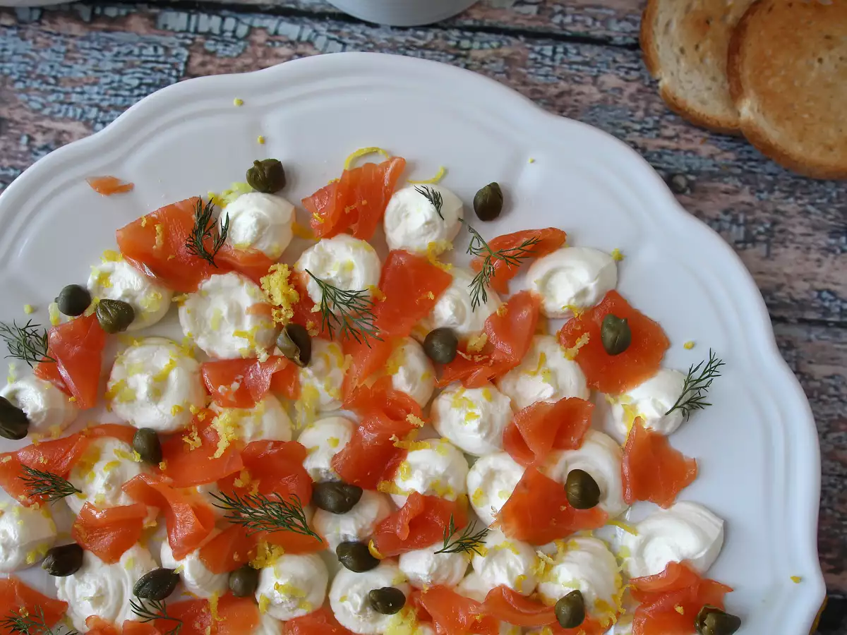 Aperitiefhapje met gerookte zalm en roomkaas - foto 5
