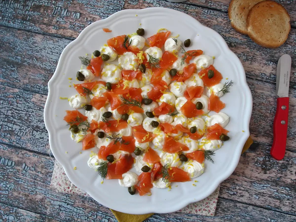 Aperitiefhapje met gerookte zalm en roomkaas - foto 8