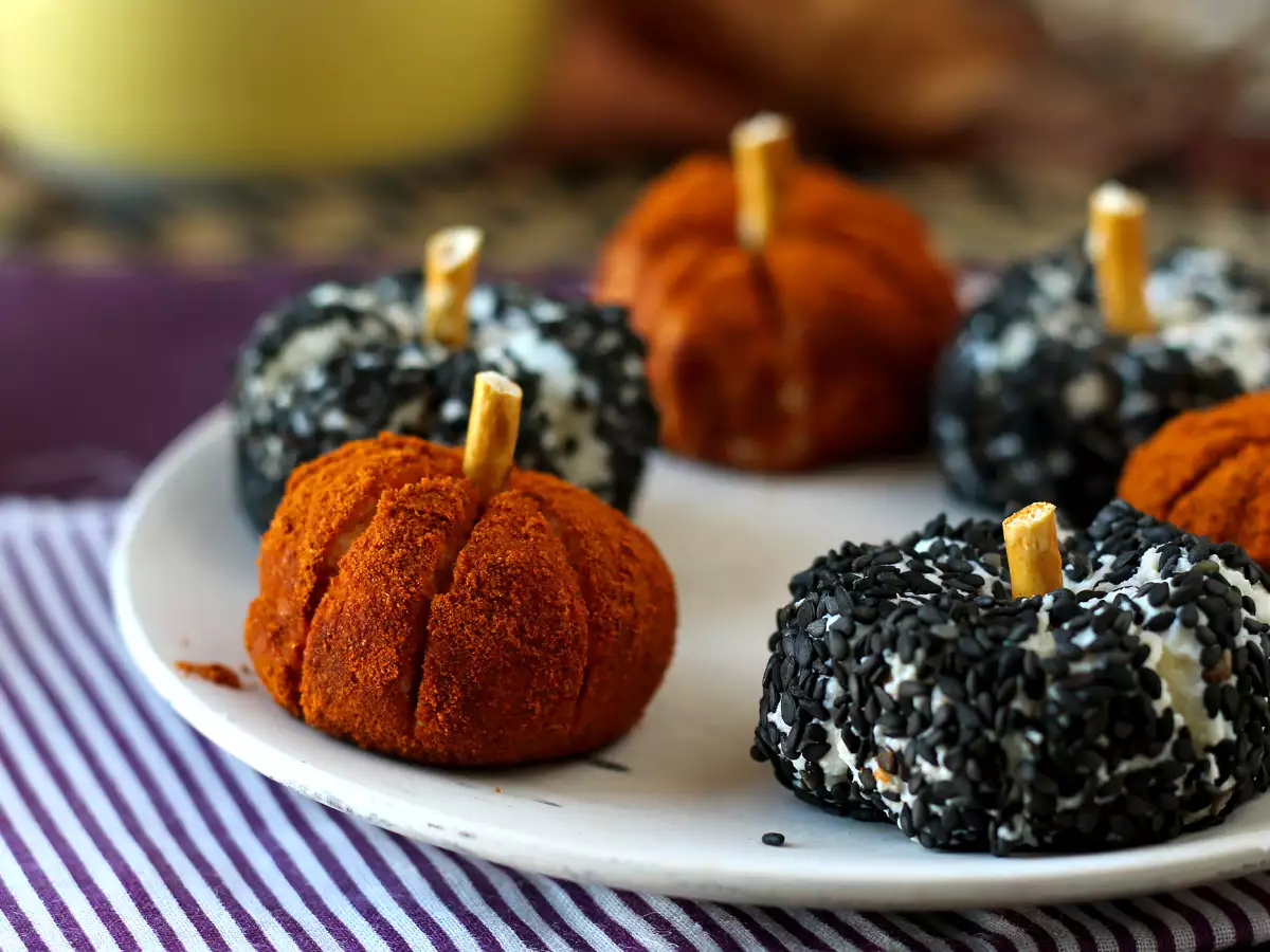 Aperitiefkaaspasta in de vorm van pompoenen, perfect voor Halloween! - foto 2