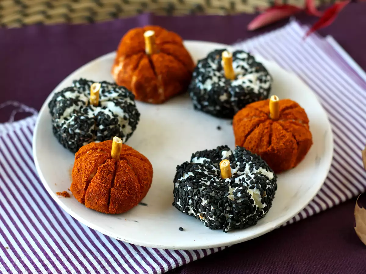 Aperitiefkaaspasta in de vorm van pompoenen, perfect voor Halloween! - foto 5