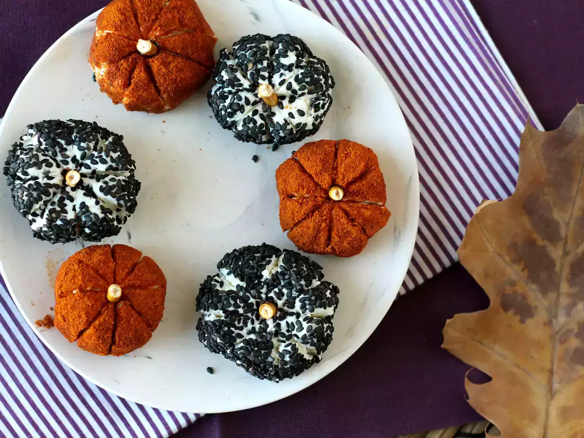 Aperitiefkaaspasta in de vorm van pompoenen, perfect voor Halloween! - foto 7