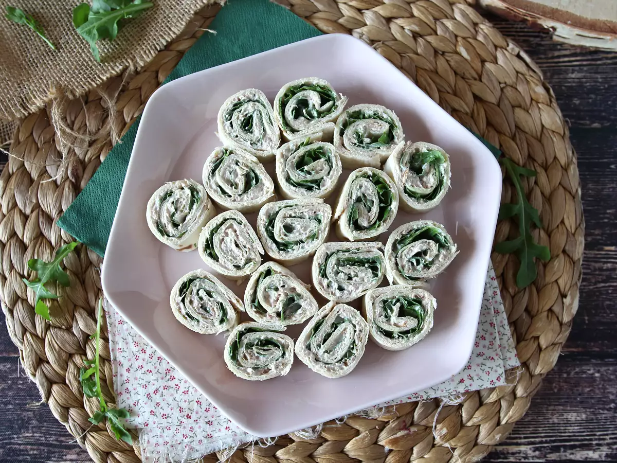 Aperitiefrolletjes met tortilla, tonijn en roomkaas - foto 4