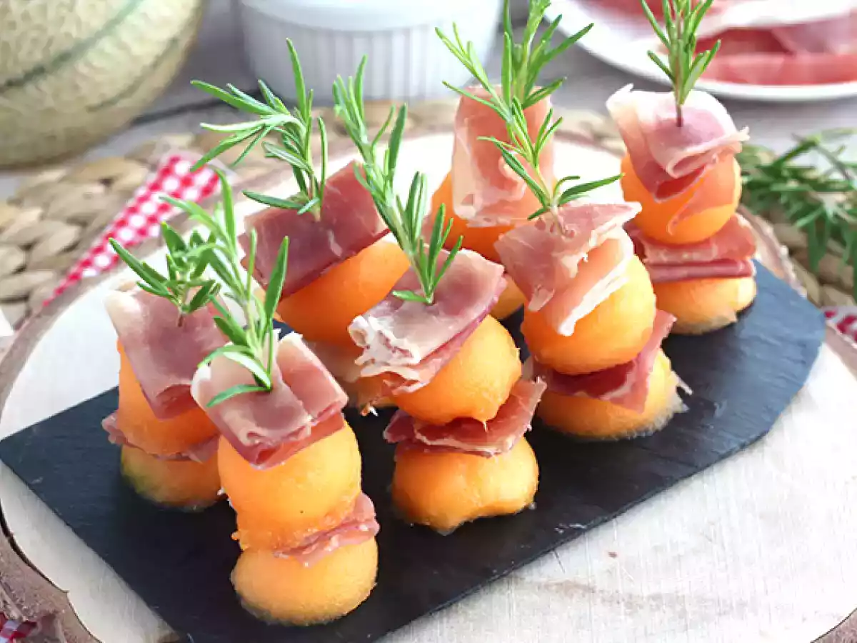 Aperitiefspiesjes van meloen, ham en rozemarijn - foto 2