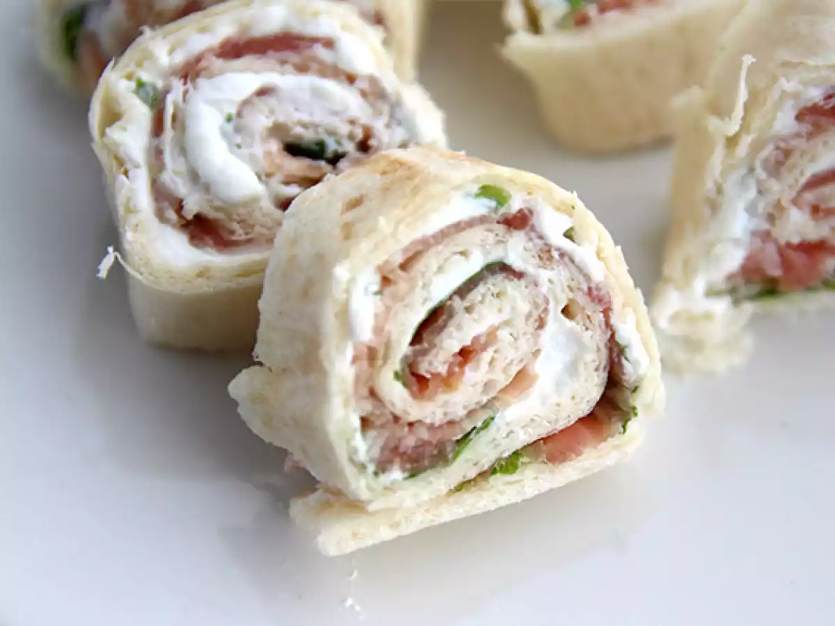 Aperitiefwraps met rauwe ham en rucola