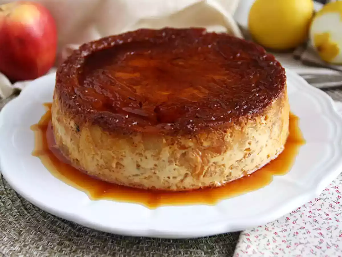 Appel- en karamelpudding met croissants