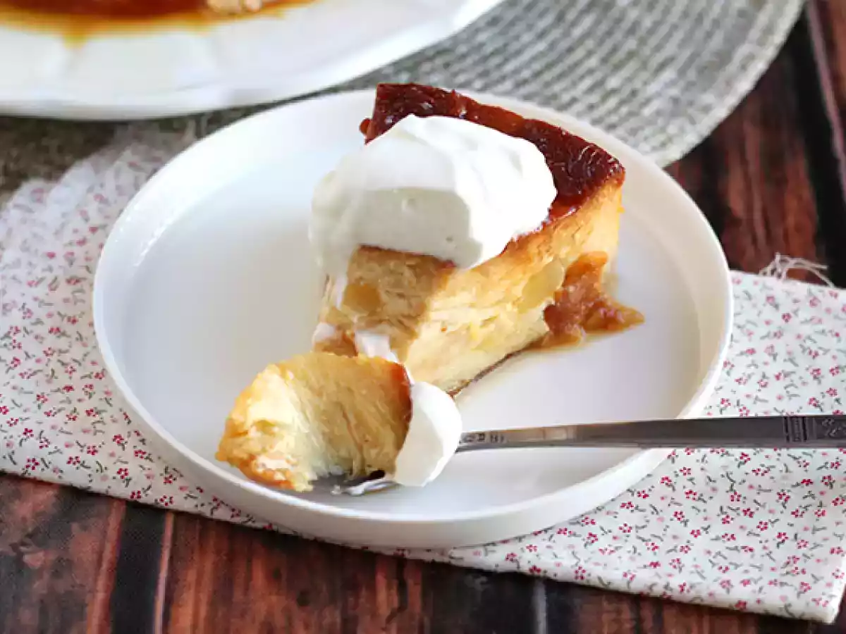 Appel- en karamelpudding met croissants - foto 3
