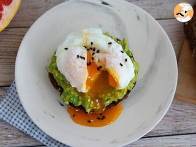 Avocado toast met gepocheerd ei - foto 3