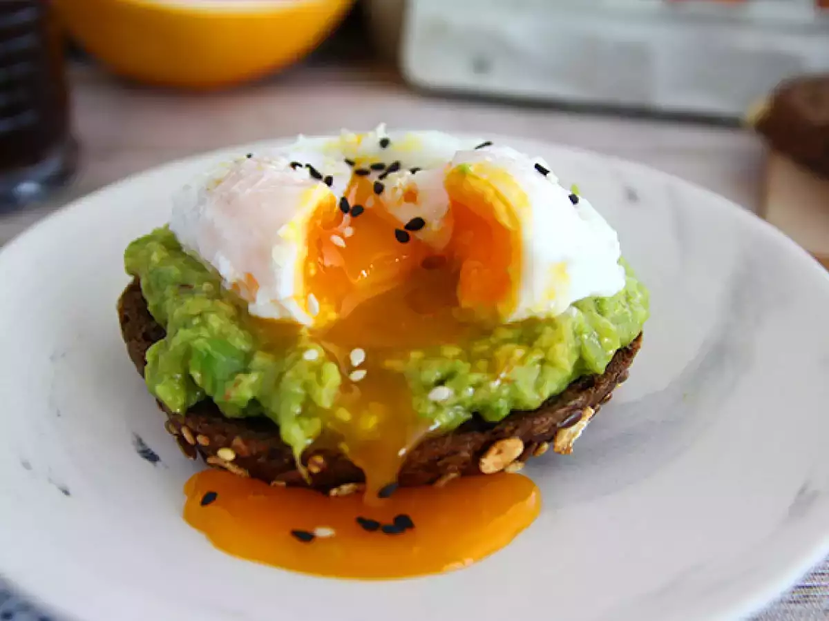 Avocadotoast met gepocheerd ei – avocado toast - foto 2