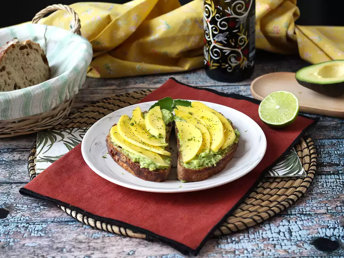 Avocadotoast met mango en limoen: een fris, snel en lekker recept - foto 6