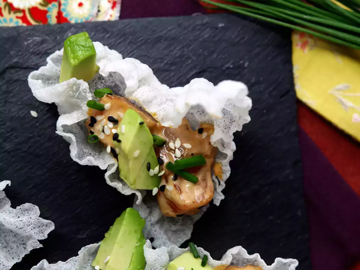 Aziatische taco's: tartaar van zalm in rijstchips - foto 6