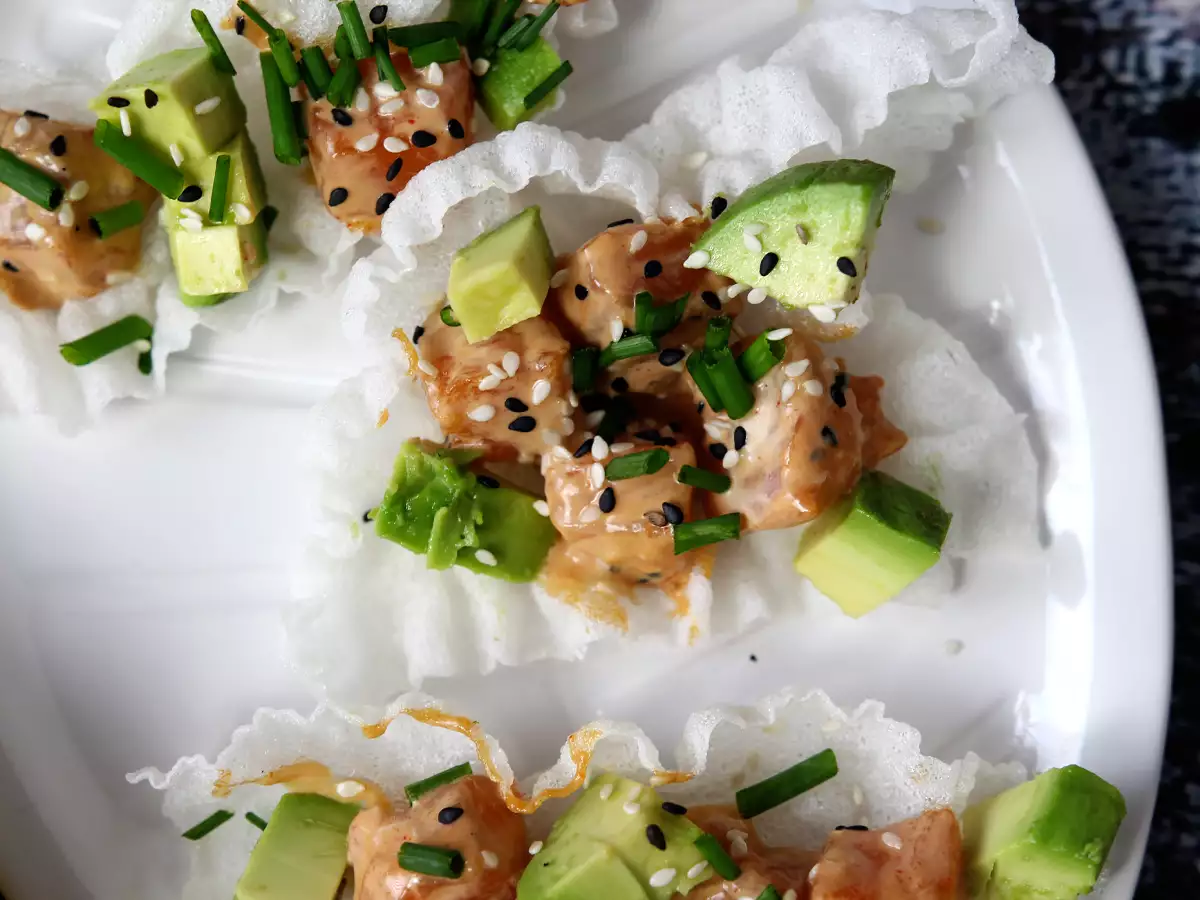 Aziatische taco's: zalmtartaar in een rijstchipsje - foto 7