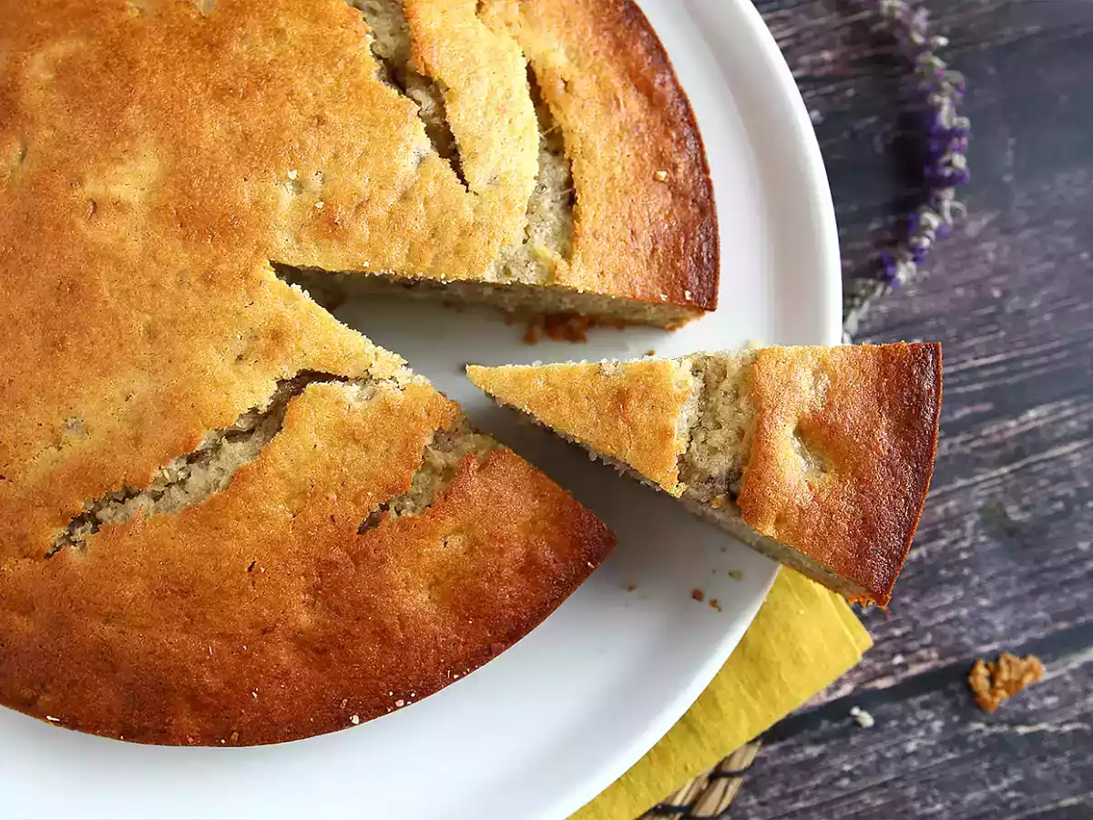 Bananencake met bananen