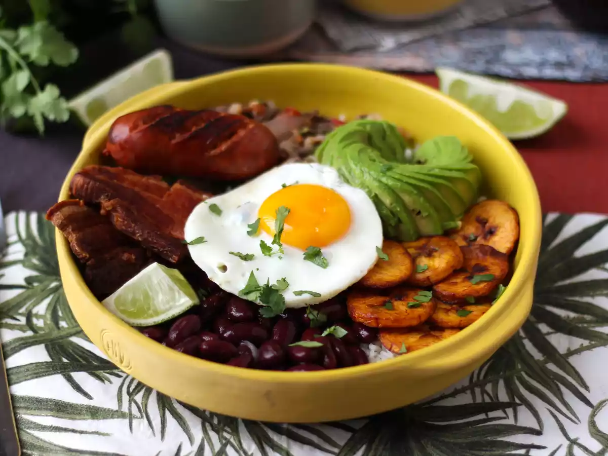 Bandeja Paisa, het Colombiaanse gerecht vol smaak en traditie