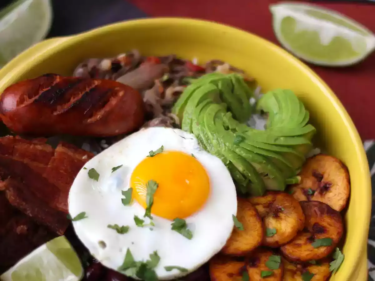 Bandeja Paisa, het Colombiaanse gerecht vol smaak en traditie - foto 2