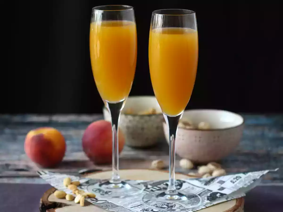 Bellini, de makkelijke Italiaanse perzikcocktail die je thuis kunt maken!
