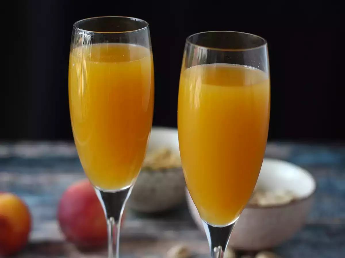 Bellini: de makkelijke Italiaanse perzikcocktail om thuis te maken! - foto 4