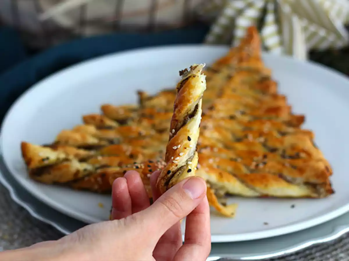 Bladerdeeg kerstboom met zelfgemaakte tapenade - foto 2
