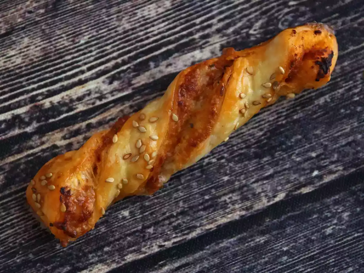 Bladerdeeg torsades met pesto rosso en mozzarella - foto 4