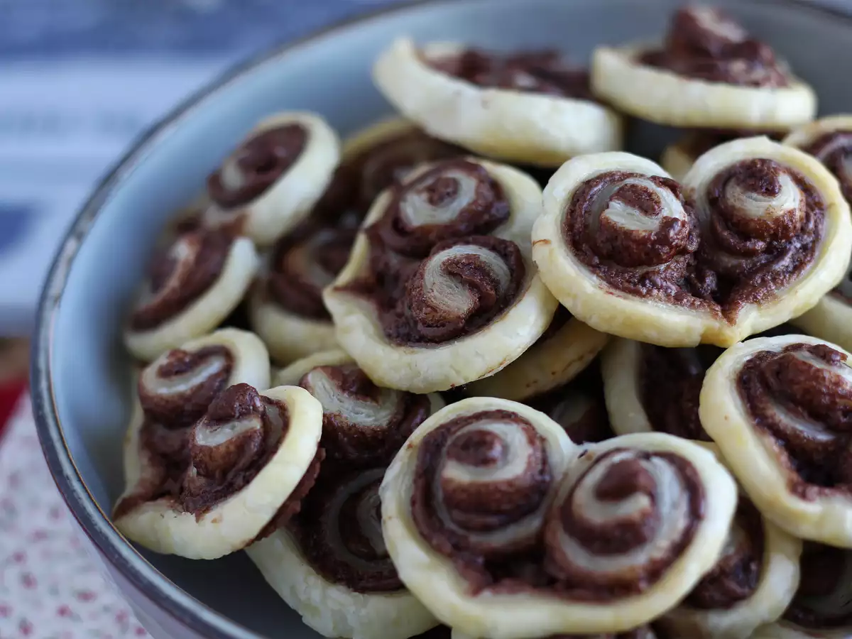 Bladerdeeghartjes met chocoladepasta voor Valentijnsdag - foto 3