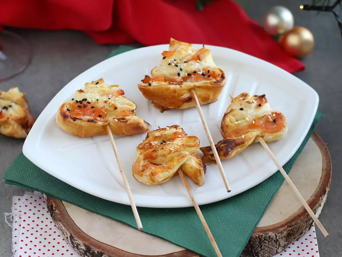 Bladerdeegkerstboompjes met twee soorten zalm - foto 5