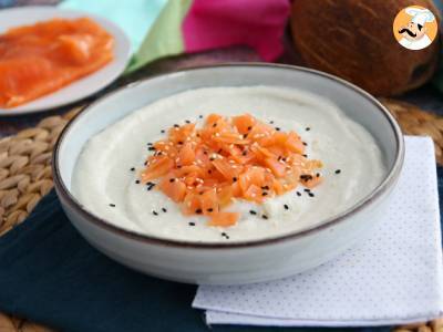 Bloemkoolcrème, kokos en gerookte zalm