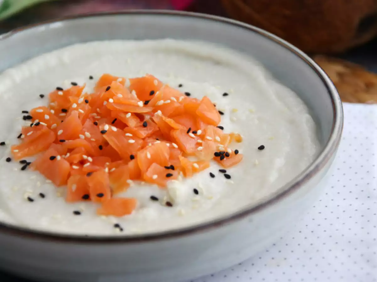 Bloemkoolcrème met kokos en gerookte zalm - foto 2
