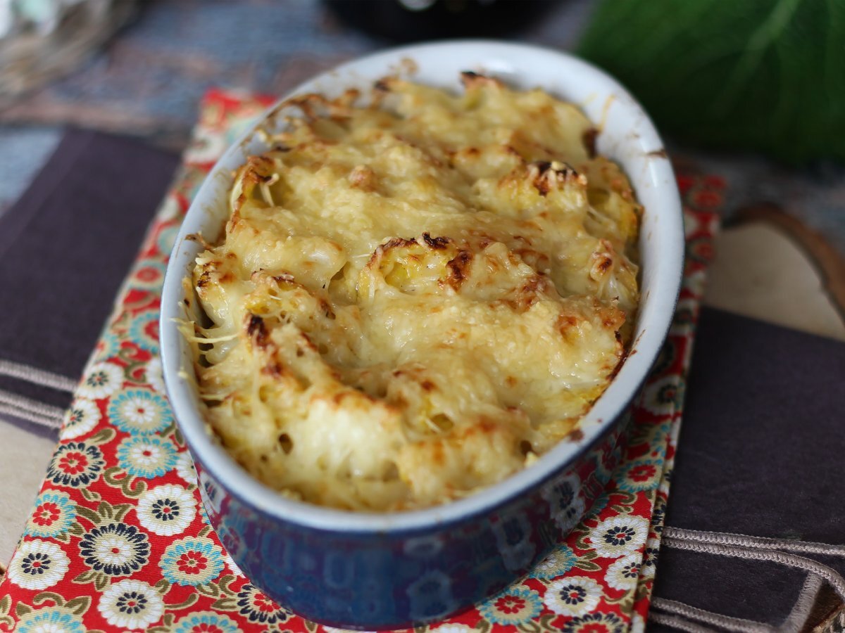 Boerenkoolgratin met béchamelsaus en kaas