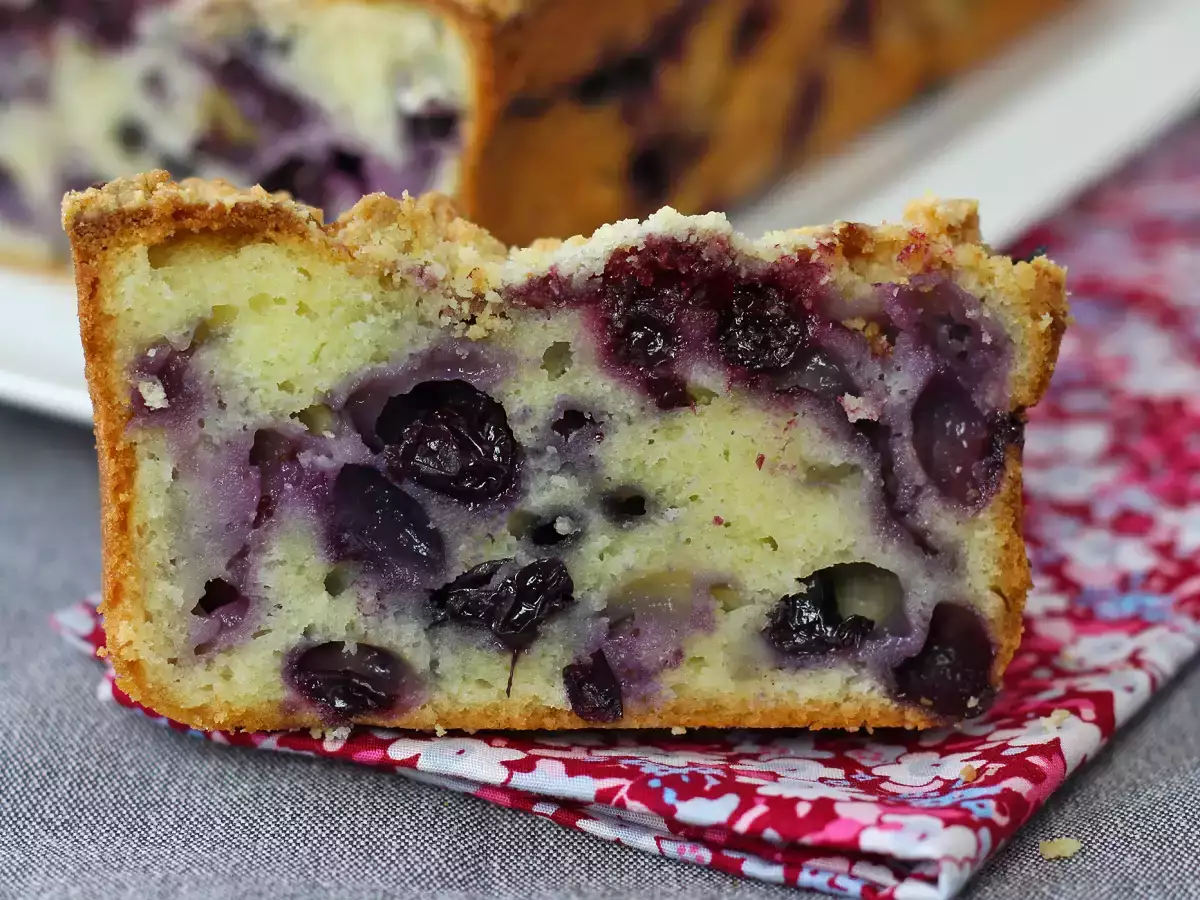 Bosbessencake met crumble: een smeuïge cake met een krokant laagje! - foto 9