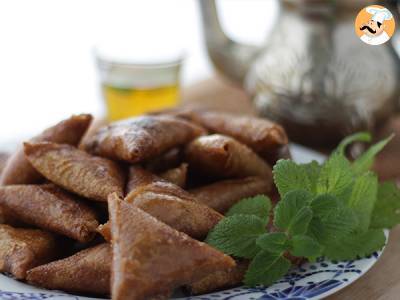 Briouats met amandelen, kleine oosterse gebakjes