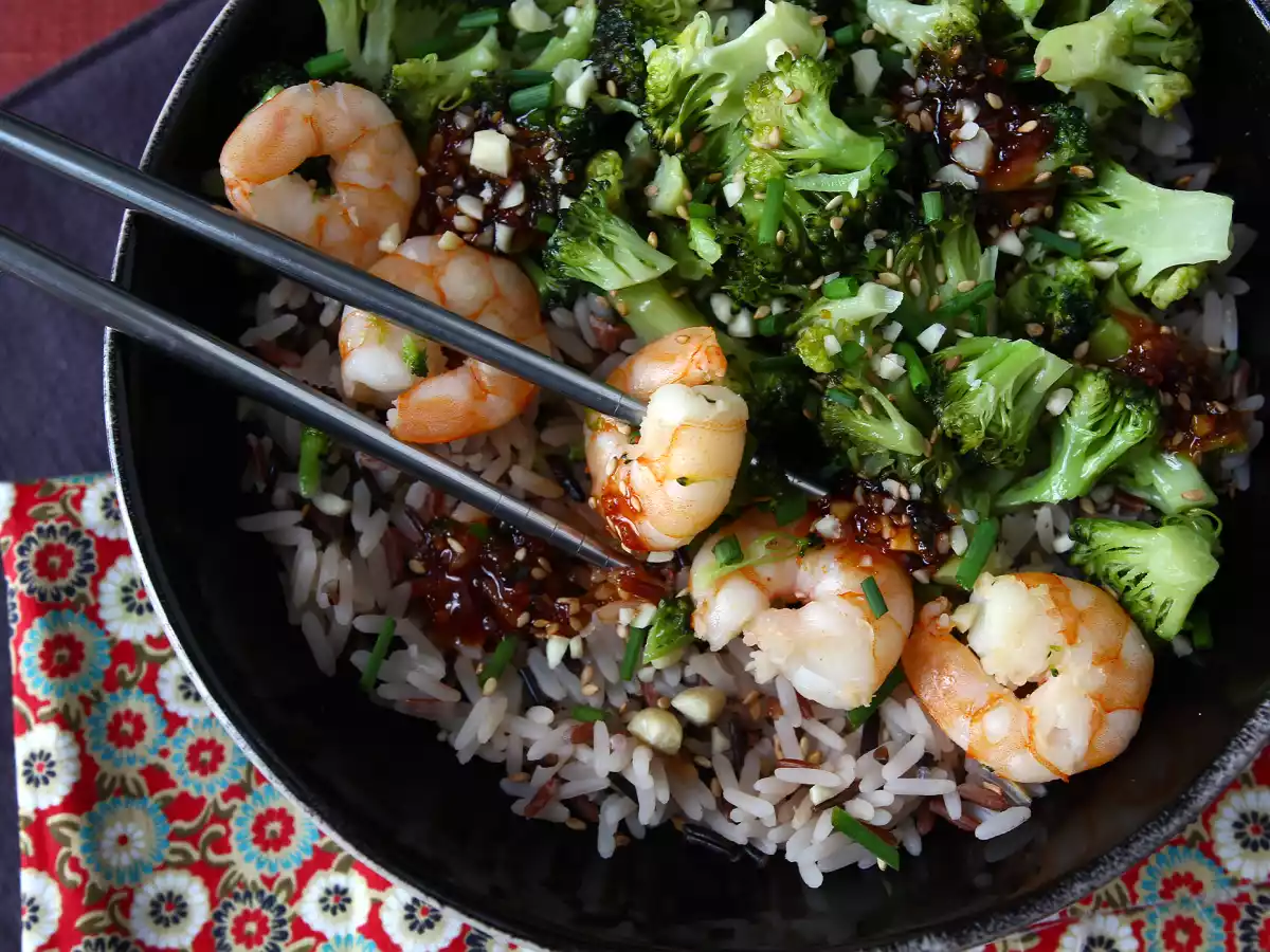 Broccoli en garnalen in een pittige Koreaanse saus - een eenvoudige, evenwichtige en pittige maaltijd - foto 6