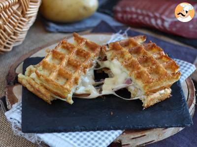 Broodje aardappelwafel met raclette, het ultieme comfortvoedsel