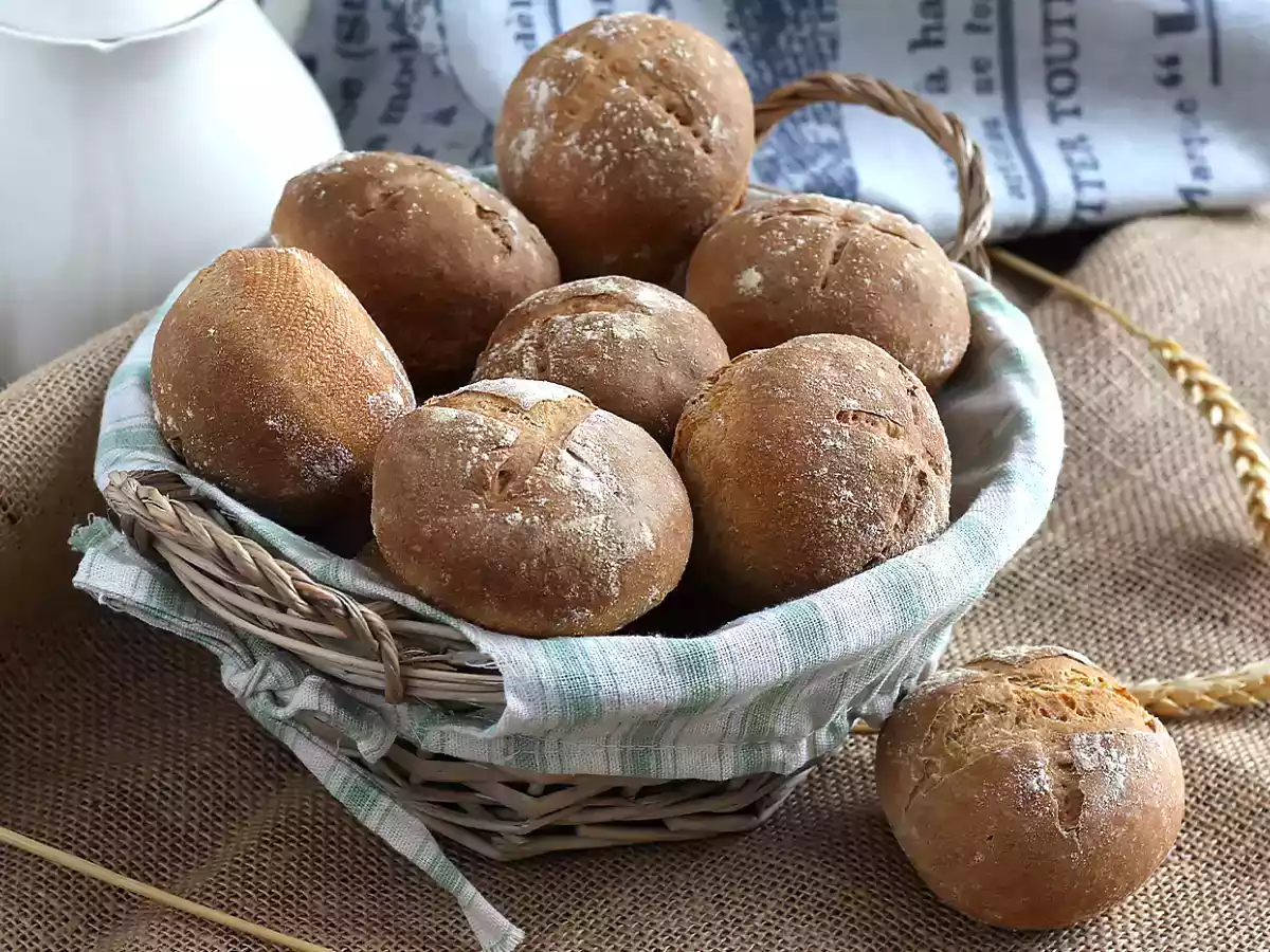 Broodjes zonder kneden - Knapperig en luchtig!